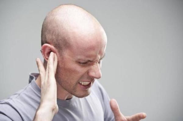 چه عواملی باعث گرفتگی گوش می گردد؟