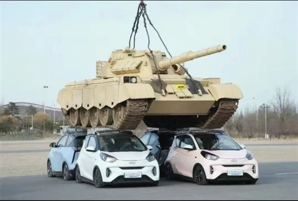 قدرت خارق العاده ماشین کوچک، تانک هم حریفش نشد!
